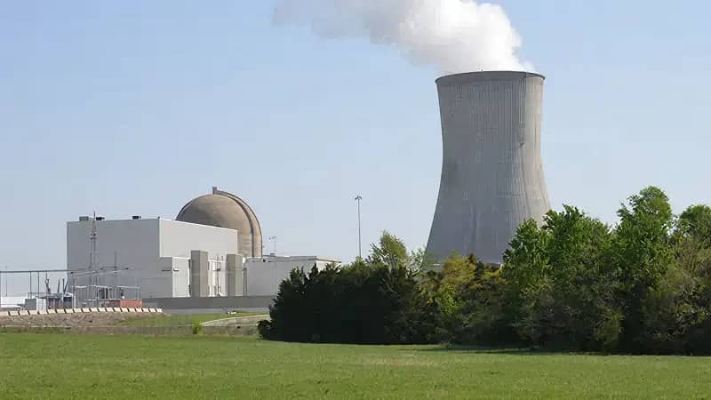 Callaway Energy Center reactor building and cooling tower in Missouri.